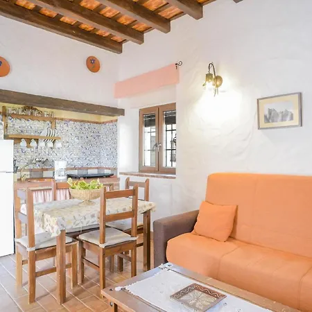 El Castano Apartment
